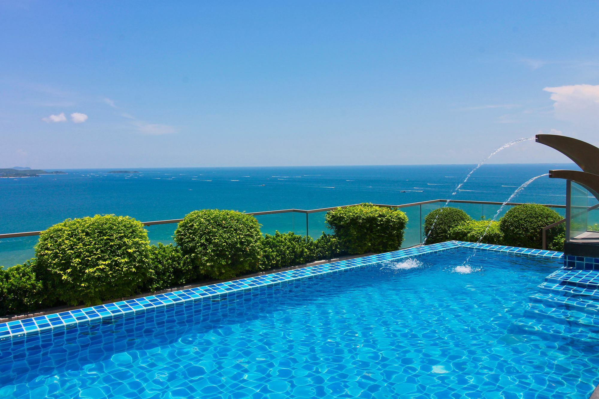 Apartament The Peak Towers Pattaya Zewnętrze zdjęcie
