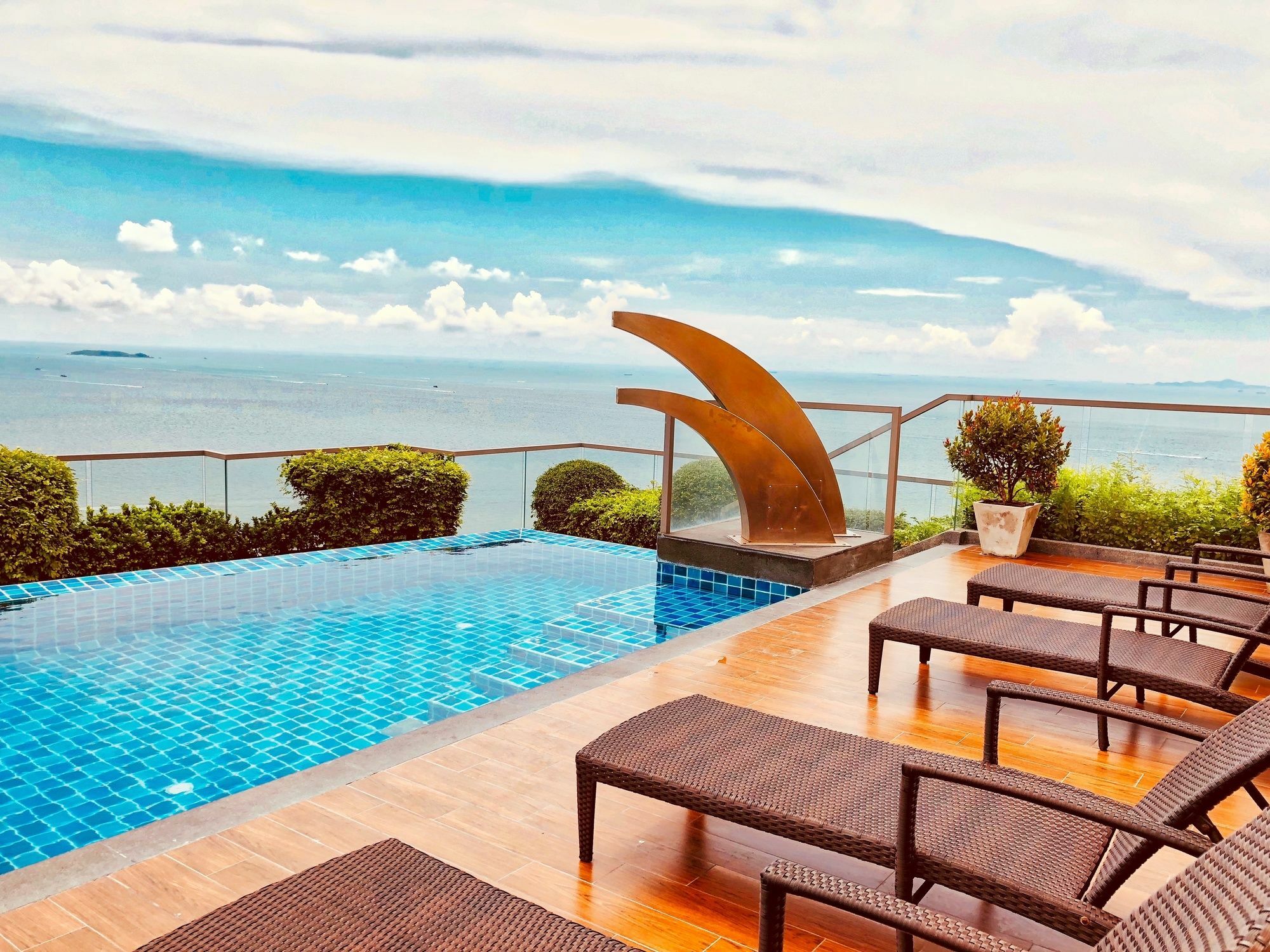 Apartament The Peak Towers Pattaya Zewnętrze zdjęcie